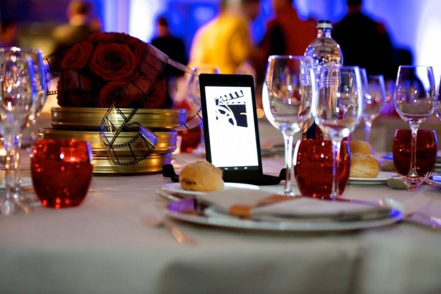 Tablettes Dinner Teambuiding Indoor Quiz 1024x681